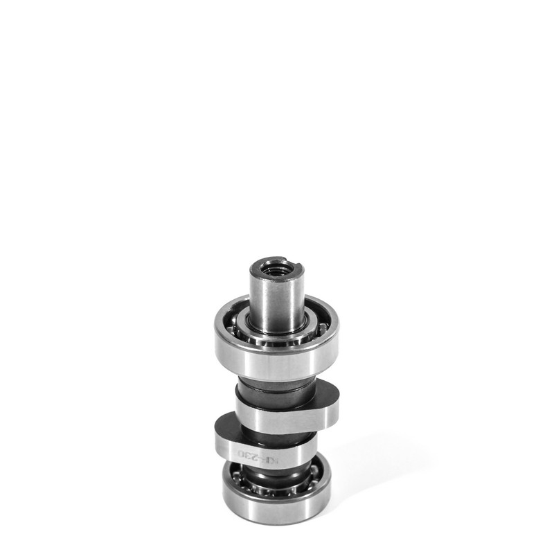 How does the design of a motorcycle camshaft influence its performance in terms of power delivery and throttle response?